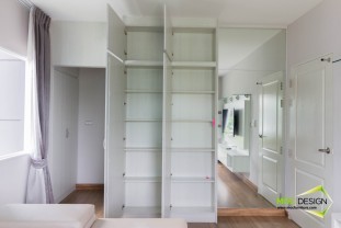 ตู้เสื้อผ้าบิ้วอิน,บิ้วอินตู้เสื้อผ้า,เฟอร์นิเจอร์บิ้วอิน,เฟอร์นิเจอร์,บิ้วอิน,บิวท์อิน,ชุดทีวีบิ้วอิน,บ้านเดี่ยว,ตู้เสื้อผ้า,โต๊ะแป้ง,เตียงบิ้วอิน,เตียงนอน,กรุระแนงไม้,กรุผนังไม้,งานกรุผนัง,กรุผนัง,ครัวบิ้วอิน,บิ้วอินครัว,ครัวกันน้ำ,บิ้วห้องครัว