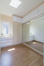 ตู้เสื้อผ้าบิ้วอิน,บิ้วอินตู้เสื้อผ้า,เฟอร์นิเจอร์บิ้วอิน,เฟอร์นิเจอร์,บิ้วอิน,บิวท์อิน,ชุดทีวีบิ้วอิน,บ้านเดี่ยว,ตู้เสื้อผ้า,โต๊ะแป้ง,เตียงบิ้วอิน,เตียงนอน,กรุระแนงไม้,งานกรุผนัง,กรุผนัง,ครัวบิ้วอิน,บิ้วอินครัว,ครัวกันน้ำ,บิ้วห้องครัว,ตู้เสื้อผ้า