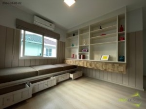 ตู้เสื้อผ้าบิ้วอิน,บิ้วอินตู้เสื้อผ้า,เฟอร์นิเจอร์บิ้วอิน,เฟอร์นิเจอร์,บิ้วอิน,บิวท์อิน,ชุดทีวีบิ้วอิน,บ้านเดี่ยว,ตู้เสื้อผ้า,โต๊ะแป้ง,เตียงบิ้วอิน,เตียงนอน,กรุระแนงไม้,งานกรุผนัง,กรุผนัง,ครัวบิ้วอิน,บิ้วอินครัว,บิ้วห้องครัว,วิลาจิโอ้ประชาอุทิศ90