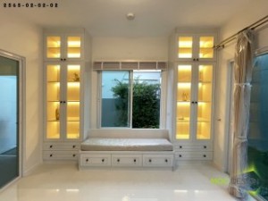 บิ้วอินครัว,บิ้วอินตู้เสื้อผ้า,เฟอร์นิเจอร์บิ้วอิน,เฟอร์นิเจอร์,บิ้วอิน,บิวท์อิน,ชุดทีวีบิ้วอิน,บ้านเดี่ยว,ตู้เสื้อผ้า,โต๊ะแป้ง,เตียงบิ้วอิน,เตียงนอน,กรุระแนงไม้,งานกรุผนัง,กรุผนัง,ครัวบิ้วอิน,ตู้เสื้อผ้าบานเฟรมอลู,บิ้วห้องครัว,กรุผนังบิ้วอิน