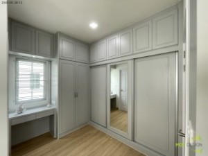 ตู้เสื้อผ้าบิ้วอิน,บิ้วอินตู้เสื้อผ้า,เฟอร์นิเจอร์บิ้วอิน,เฟอร์นิเจอร์,บิ้วอิน,บิวท์อิน,ชุดทีวีบิ้วอิน,บ้านเดี่ยว,ตู้เสื้อผ้า,โต๊ะแป้ง,เตียงบิ้วอิน,เตียงนอน,กรุระแนงไม้,งานกรุผนัง,กรุผนัง,ครัวบิ้วอิน,บิ้วอินครัว,ครัวกันน้ำ,บิ้วห้องครัว,ตู้เสื้อผ้า