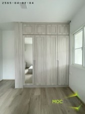 ตู้เสื้อผ้าบิ้วอิน,บิ้วอินตู้เสื้อผ้า,เฟอร์นิเจอร์บิ้วอิน,เฟอร์นิเจอร์,บิ้วอิน,บิวท์อิน,ชุดทีวีบิ้วอิน,บ้านเดี่ยว,ตู้เสื้อผ้า,โต๊ะแป้ง,เตียงบิ้วอิน,เตียงนอน,กรุระแนงไม้,งานกรุผนัง,กรุผนัง,ครัวบิ้วอิน,บิ้วอินครัว,บิ้วห้องครัว,วิลาจิโอ้ประชาอุทิศ90