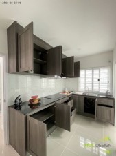 ตู้เสื้อผ้าบิ้วอิน,บิ้วอินตู้เสื้อผ้า,เฟอร์นิเจอร์บิ้วอิน,เฟอร์นิเจอร์,บิ้วอิน,บิวท์อิน,ชุดทีวีบิ้วอิน,บ้านเดี่ยว,ตู้เสื้อผ้า,โต๊ะแป้ง,เตียงบิ้วอิน,เตียงนอน,กรุระแนงไม้,กรุผนังไม้,งานกรุผนัง,กรุผนัง,ครัวบิ้วอิน,บิ้วอินครัว,ครัวกันน้ำ,บิ้วห้องครัว