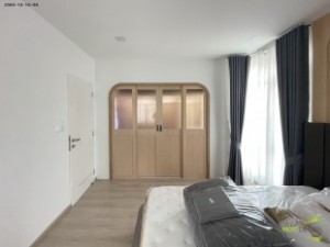 ตู้เสื้อผ้าบิ้วอิน,บิ้วอินตู้เสื้อผ้า,เฟอร์นิเจอร์บิ้วอิน,เฟอร์นิเจอร์,บิ้วอิน,บิวท์อิน,ชุดทีวีบิ้วอิน,บ้านเดี่ยว,ตู้เสื้อผ้า,โต๊ะแป้ง,เตียงบิ้วอิน,เตียงนอน,กรุระแนงไม้,งานกรุผนัง,กรุผนัง,ครัวบิ้วอิน,บิ้วอินครัว,บิ้วห้องครัว,วิลาจิโอ้ประชาอุทิศ90