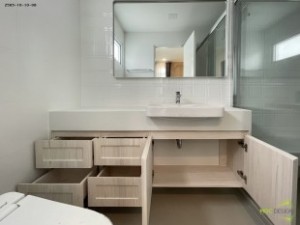 ตู้เสื้อผ้าบิ้วอิน,บิ้วอินตู้เสื้อผ้า,เฟอร์นิเจอร์บิ้วอิน,เฟอร์นิเจอร์,บิ้วอิน,บิวท์อิน,ชุดทีวีบิ้วอิน,บ้านเดี่ยว,ตู้เสื้อผ้า,โต๊ะแป้ง,เตียงบิ้วอิน,เตียงนอน,กรุระแนงไม้,งานกรุผนัง,กรุผนัง,ครัวบิ้วอิน,บิ้วอินครัว,บิ้วห้องครัว,วิลาจิโอ้ประชาอุทิศ90